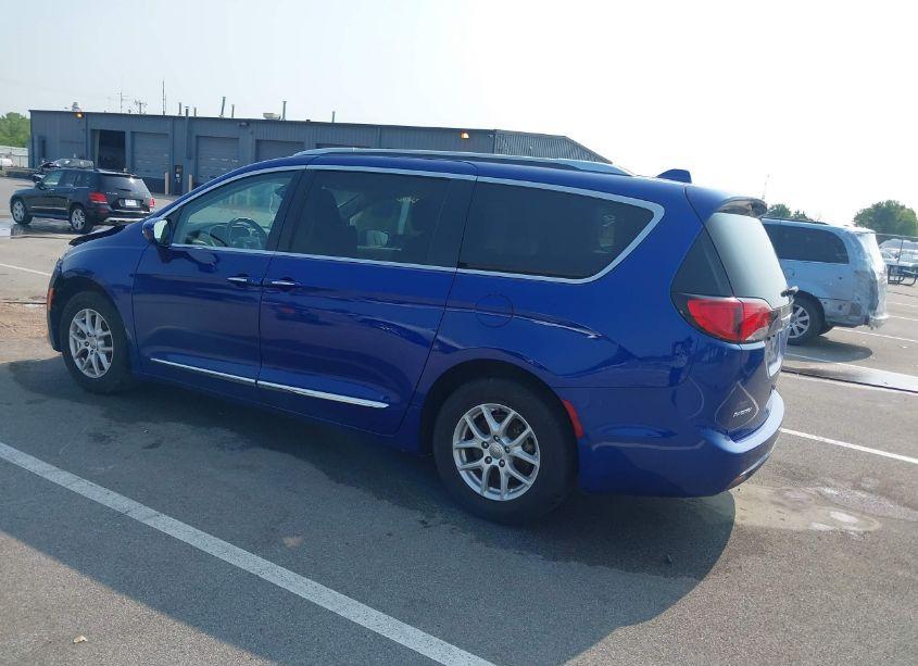 Photo 3 of 2020 Chrysler Pacifica TOURING L (VIN 2C4RC1BG2LR284367)