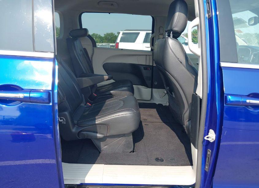 Photo 8 of 2020 Chrysler Pacifica TOURING L (VIN 2C4RC1BG2LR284367)