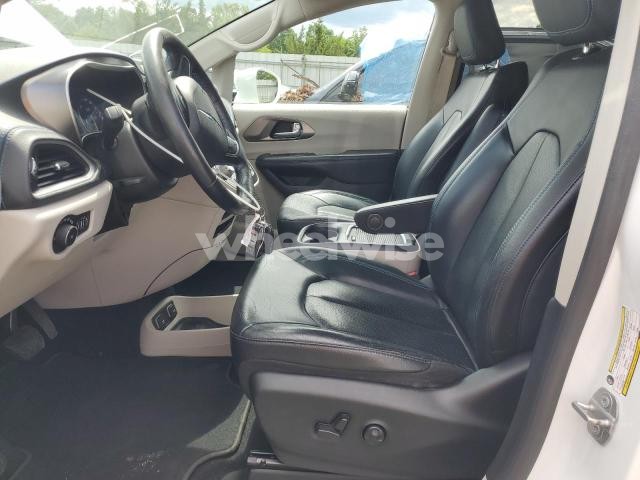Photo 13 of 2021 CHRYSLER PACIFICA TOURING L (VIN 2C4RC1BG2MR576201)