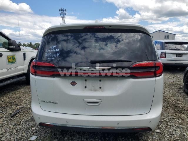 Photo 2 of 2021 CHRYSLER PACIFICA TOURING L (VIN 2C4RC1BG2MR576201)