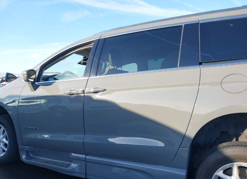 Photo 13 of 2021 Chrysler Pacifica TOURING L (VIN 2C4RC1BG2MR602344)