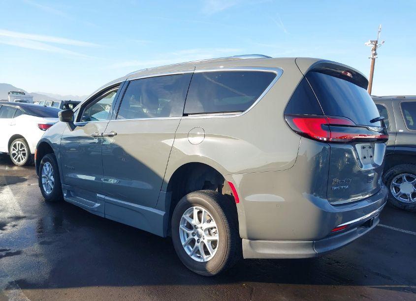 Photo 3 of 2021 Chrysler Pacifica TOURING L (VIN 2C4RC1BG2MR602344)