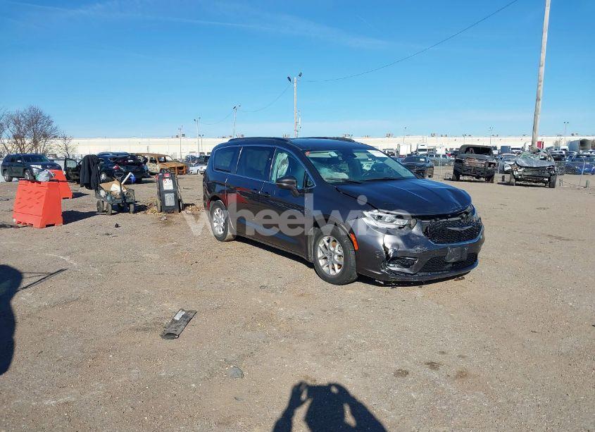2022 Chrysler Pacifica TOURING L (VIN 2C4RC1BG2NR114920) main photo