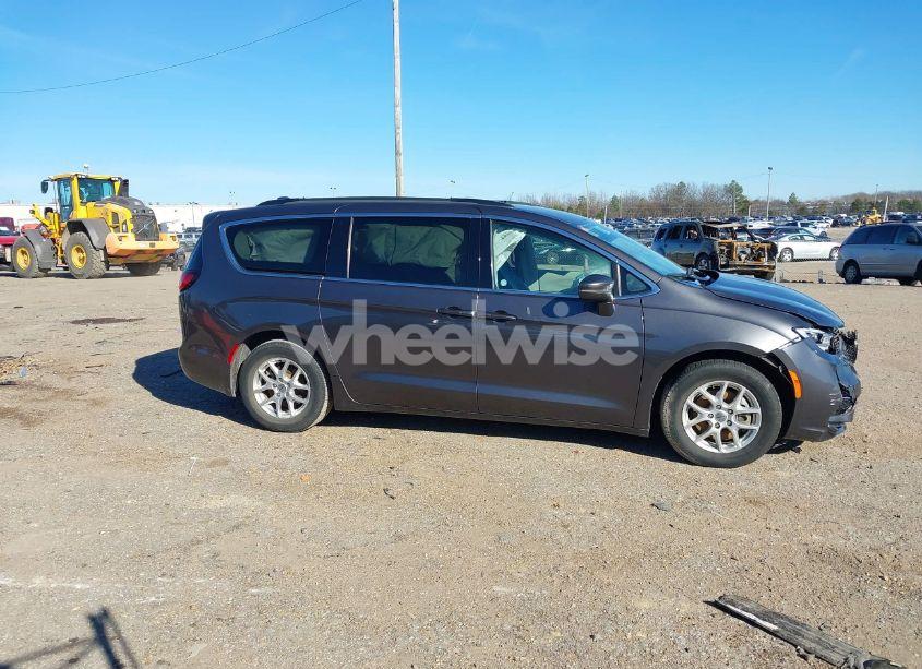 Photo 13 of 2022 Chrysler Pacifica TOURING L (VIN 2C4RC1BG2NR114920)