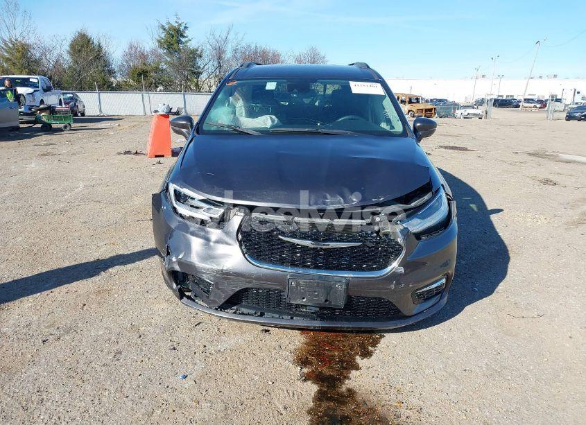 Photo 6 of 2022 Chrysler Pacifica TOURING L (VIN 2C4RC1BG2NR114920)