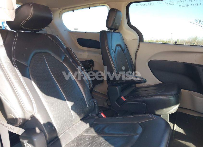 Photo 8 of 2022 Chrysler Pacifica TOURING L (VIN 2C4RC1BG2NR114920)