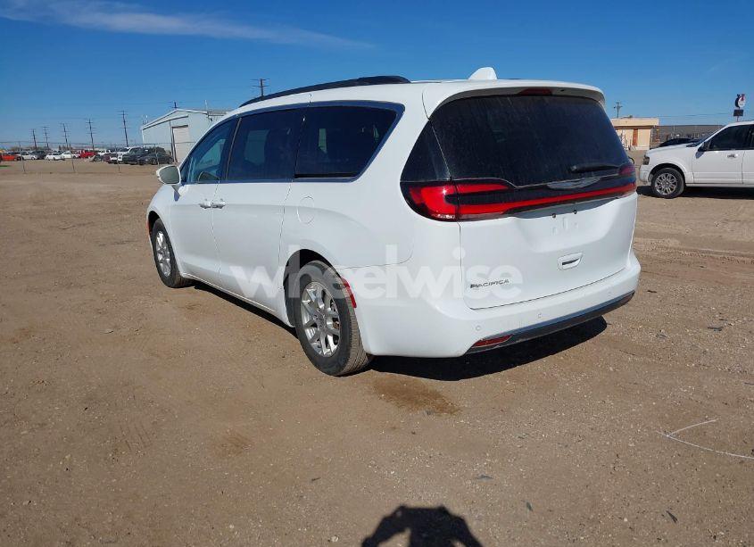 Photo 3 of 2022 Chrysler Pacifica TOURING L (VIN 2C4RC1BG2NR162627)