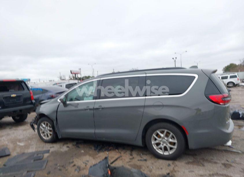 Photo 15 of 2022 Chrysler Pacifica TOURING L (VIN 2C4RC1BG2NR168105)