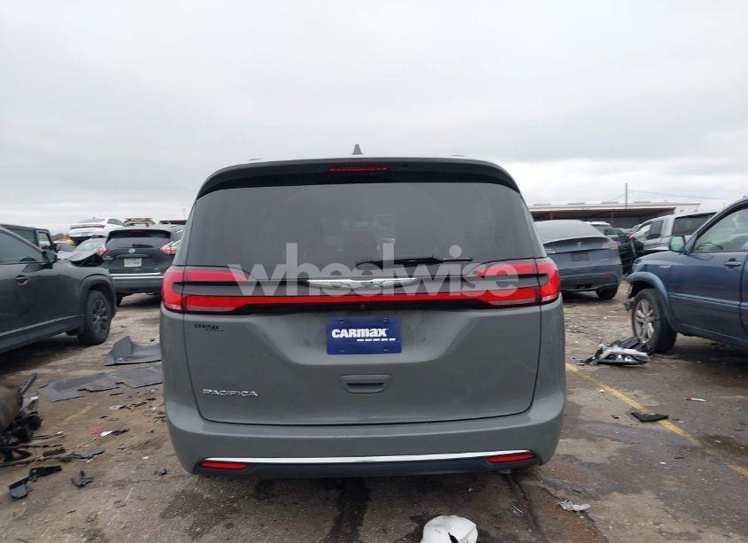 Photo 17 of 2022 Chrysler Pacifica TOURING L (VIN 2C4RC1BG2NR168105)