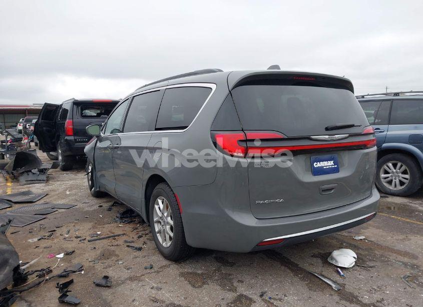 Photo 3 of 2022 Chrysler Pacifica TOURING L (VIN 2C4RC1BG2NR168105)