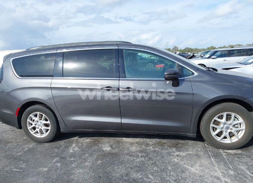 Photo 14 of 2022 Chrysler Pacifica TOURING L (VIN 2C4RC1BG2NR168539)