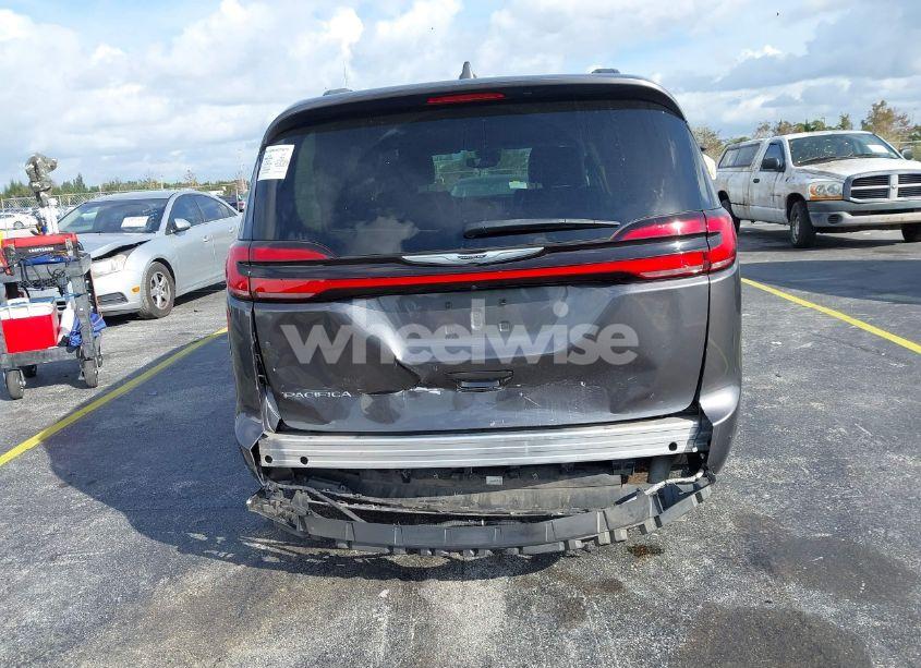 Photo 17 of 2022 Chrysler Pacifica TOURING L (VIN 2C4RC1BG2NR168539)