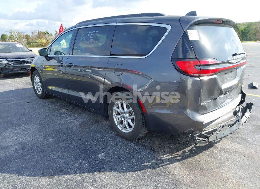 Photo 3 of 2022 Chrysler Pacifica TOURING L (VIN 2C4RC1BG2NR168539)