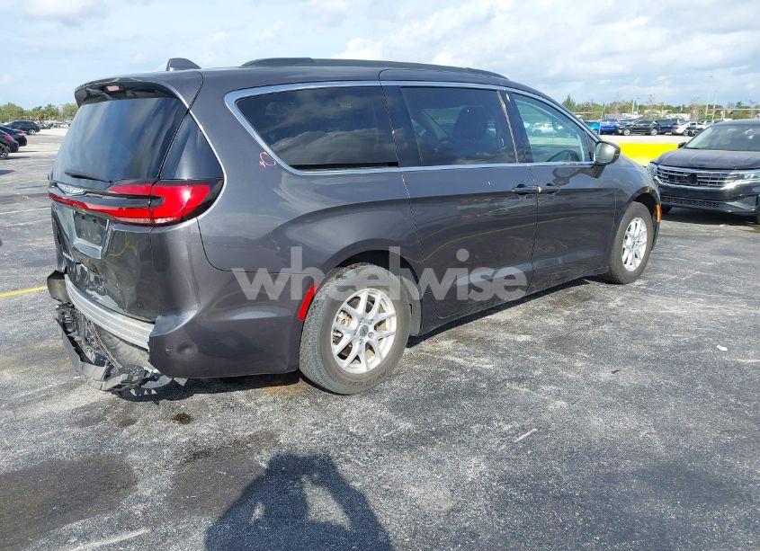 Photo 4 of 2022 Chrysler Pacifica TOURING L (VIN 2C4RC1BG2NR168539)