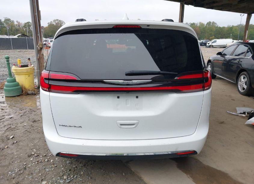 Photo 16 of 2022 Chrysler Pacifica TOURING L (VIN 2C4RC1BG2NR199287)