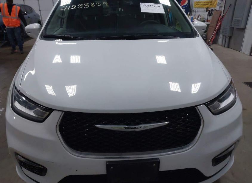 Photo 12 of 2022 Chrysler Pacifica TOURING L (VIN 2C4RC1BG2NR234247)