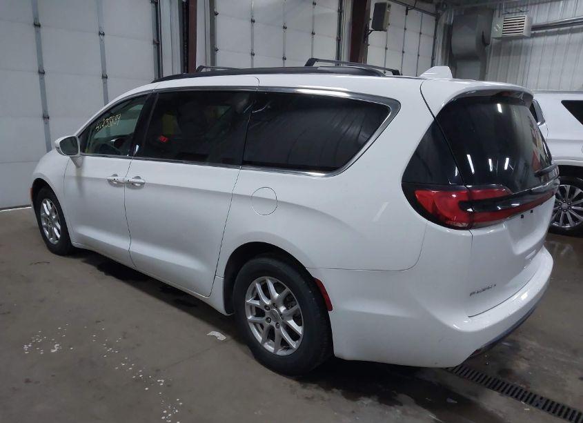 Photo 3 of 2022 Chrysler Pacifica TOURING L (VIN 2C4RC1BG2NR234247)
