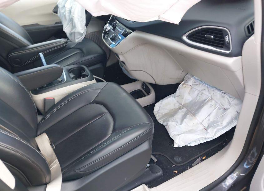 Photo 5 of 2023 Chrysler Pacifica TOURING L (VIN 2C4RC1BG2PR514561)