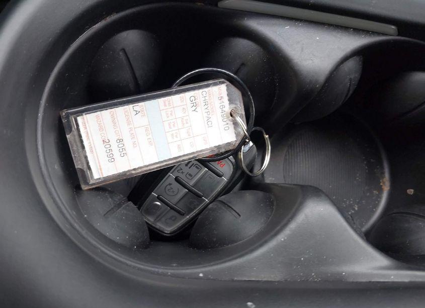 Photo 11 of 2023 Chrysler Pacifica TOURING L (VIN 2C4RC1BG2PR530579)