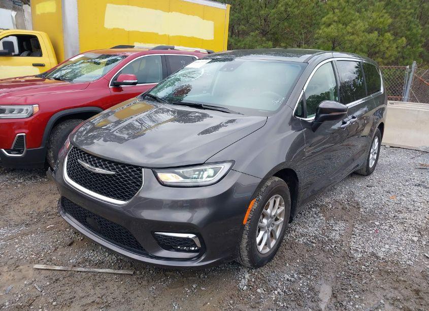 Photo 2 of 2023 Chrysler Pacifica TOURING L (VIN 2C4RC1BG2PR530579)