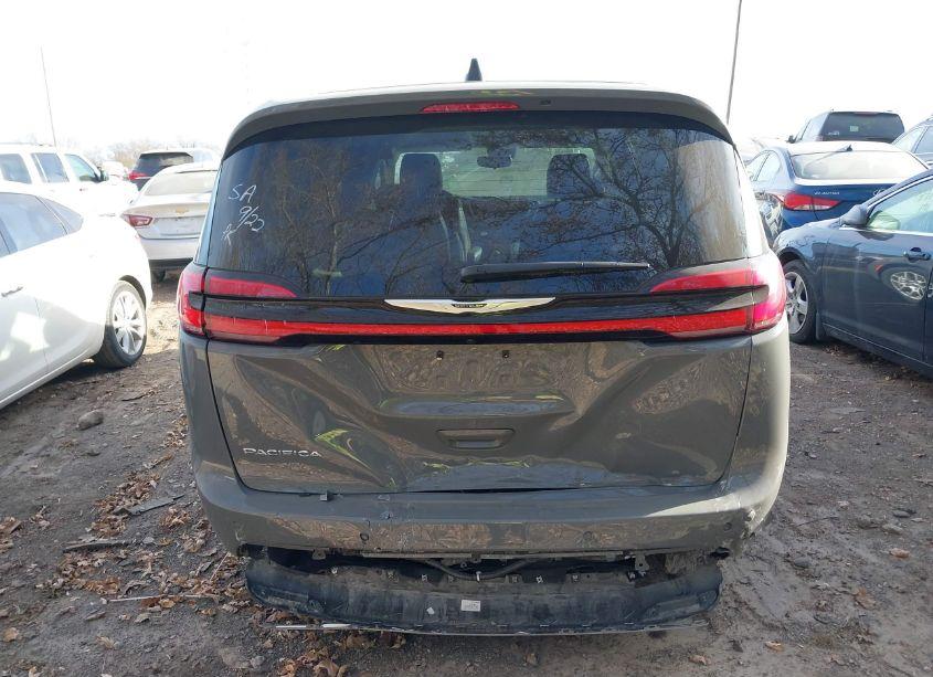 Photo 16 of 2023 Chrysler Pacifica TOURING L (VIN 2C4RC1BG2PR546538)