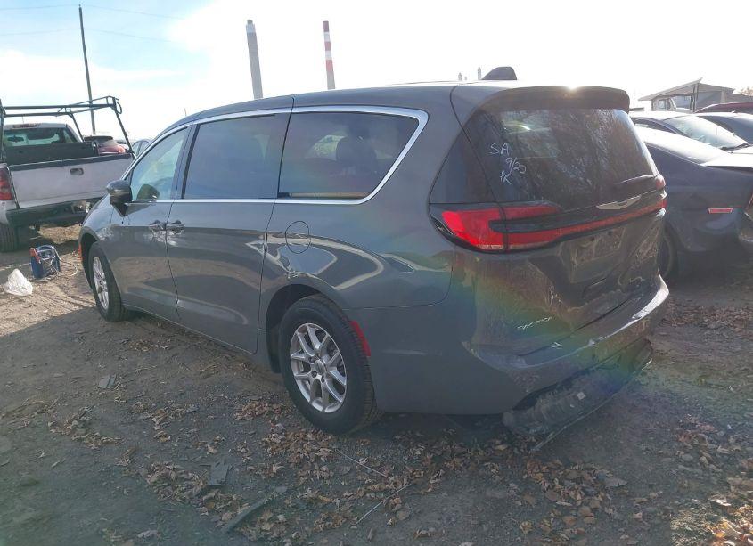 Photo 3 of 2023 Chrysler Pacifica TOURING L (VIN 2C4RC1BG2PR546538)