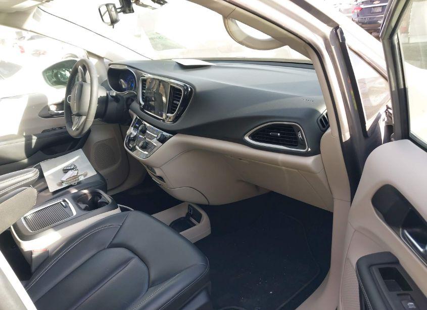 Photo 5 of 2023 Chrysler Pacifica TOURING L (VIN 2C4RC1BG2PR546538)