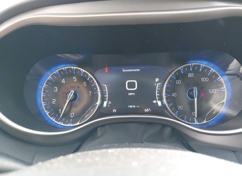 Photo 7 of 2023 Chrysler Pacifica TOURING L (VIN 2C4RC1BG2PR546538)