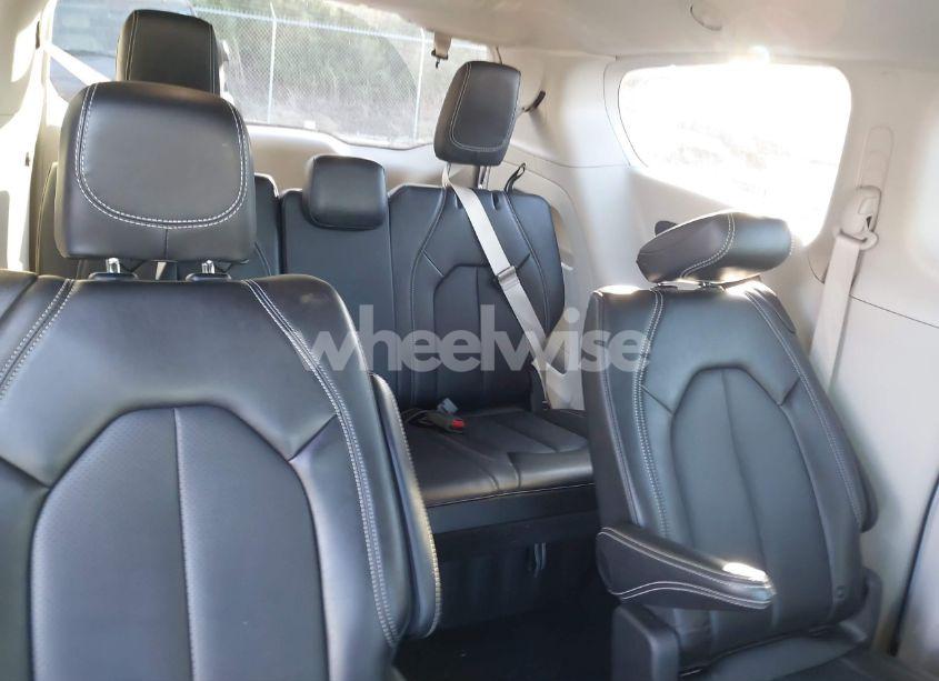 Photo 8 of 2024 Chrysler Pacifica N/A (VIN 2C4RC1BG2RR152072)