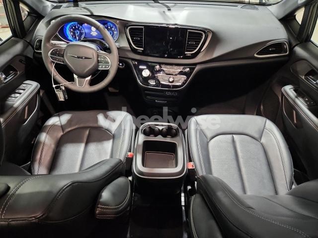 Photo 10 of 2025 CHRYSLER PACIFICA SELECT N/A (VIN 2C4RC1BG2SR570346)