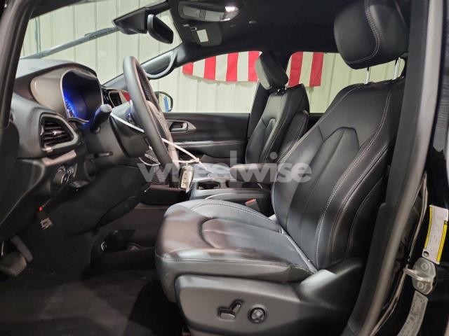 Photo 3 of 2025 CHRYSLER PACIFICA SELECT N/A (VIN 2C4RC1BG2SR570346)