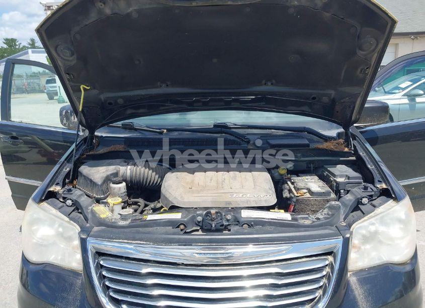 Photo 10 of 2012 Chrysler Town & COUNTRY TOURING (VIN 2C4RC1BG3CR410669)
