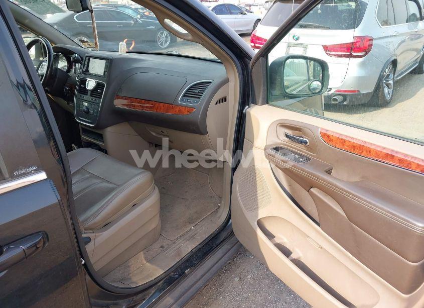 Photo 5 of 2012 Chrysler Town & COUNTRY TOURING (VIN 2C4RC1BG3CR413815)