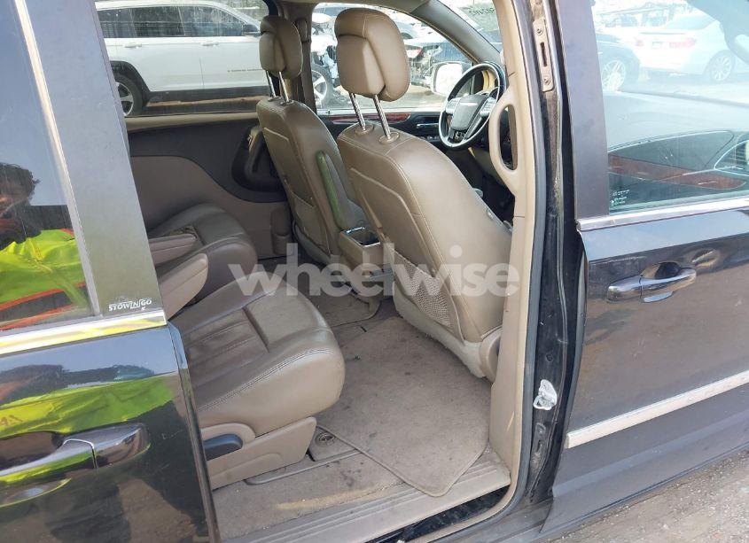 Photo 8 of 2012 Chrysler Town & COUNTRY TOURING (VIN 2C4RC1BG3CR413815)