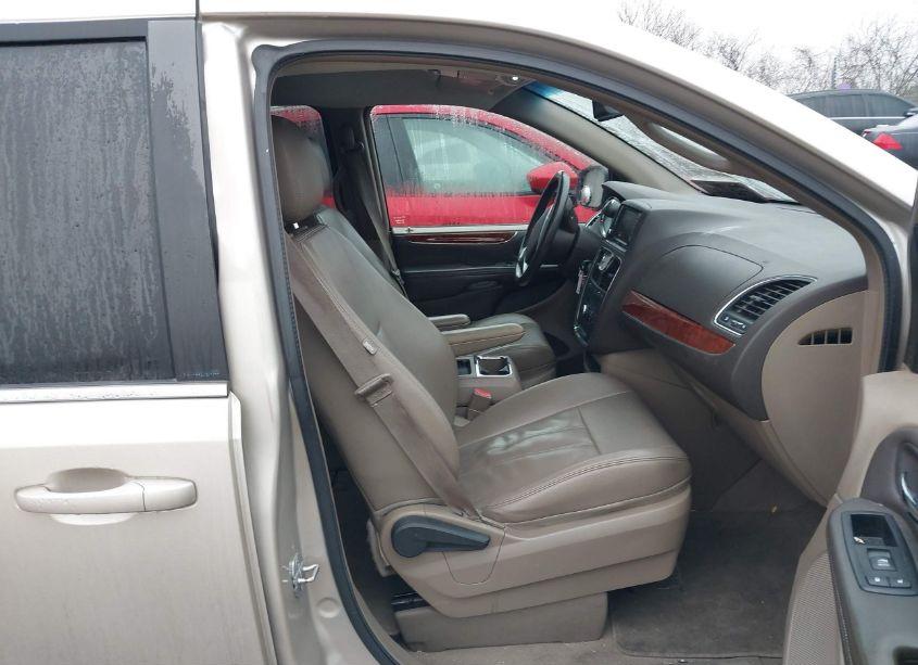 Photo 5 of 2013 Chrysler Town & COUNTRY TOURING (VIN 2C4RC1BG3DR539738)