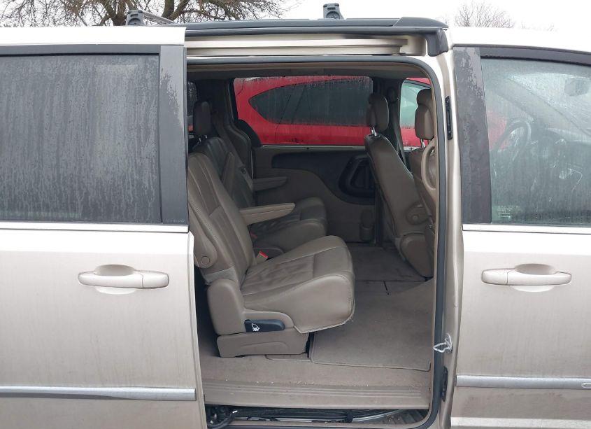 Photo 8 of 2013 Chrysler Town & COUNTRY TOURING (VIN 2C4RC1BG3DR539738)