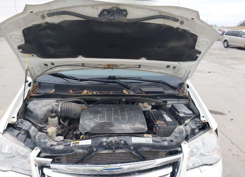 Photo 10 of 2013 Chrysler Town & COUNTRY TOURING (VIN 2C4RC1BG3DR653285)