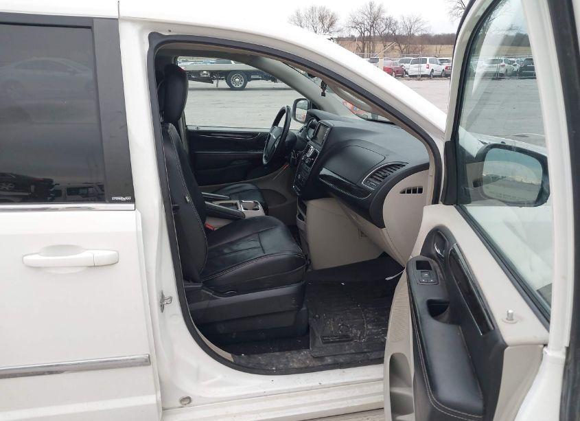 Photo 5 of 2013 Chrysler Town & COUNTRY TOURING (VIN 2C4RC1BG3DR653285)