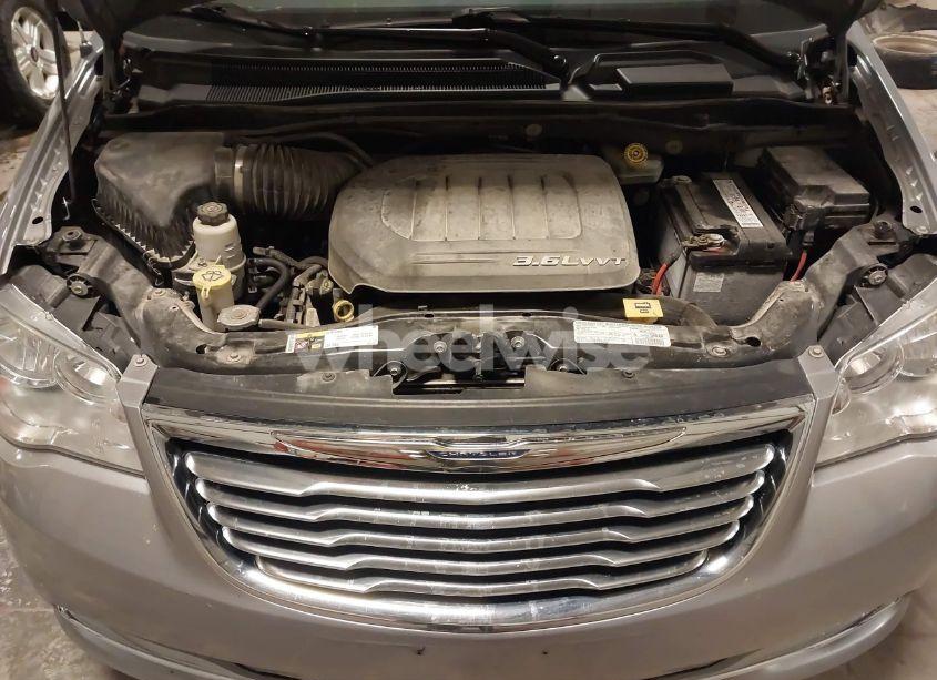 Photo 10 of 2013 Chrysler Town & COUNTRY TOURING (VIN 2C4RC1BG3DR661029)