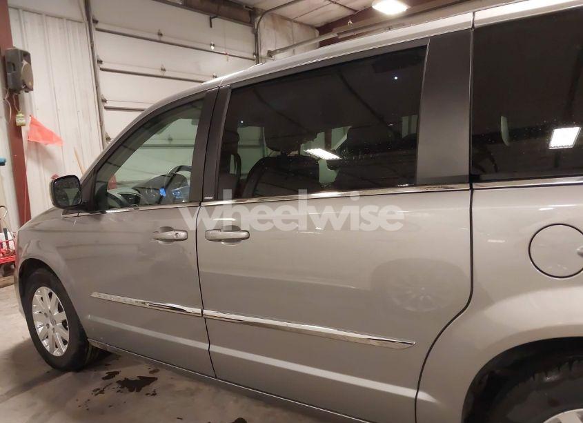 Photo 15 of 2013 Chrysler Town & COUNTRY TOURING (VIN 2C4RC1BG3DR661029)