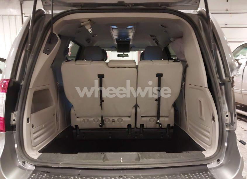 Photo 18 of 2013 Chrysler Town & COUNTRY TOURING (VIN 2C4RC1BG3DR661029)