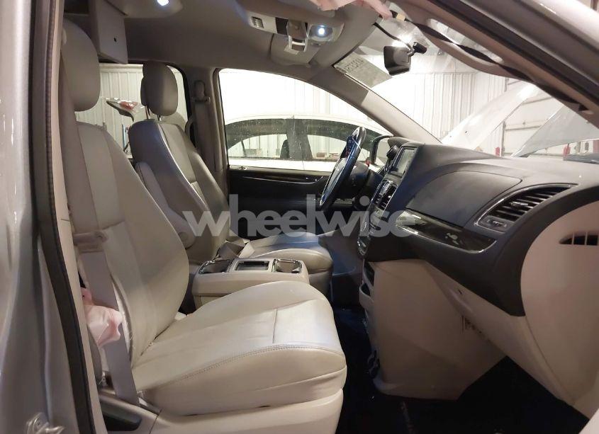 Photo 5 of 2013 Chrysler Town & COUNTRY TOURING (VIN 2C4RC1BG3DR661029)