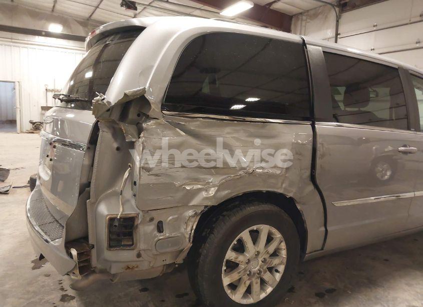 Photo 6 of 2013 Chrysler Town & COUNTRY TOURING (VIN 2C4RC1BG3DR661029)