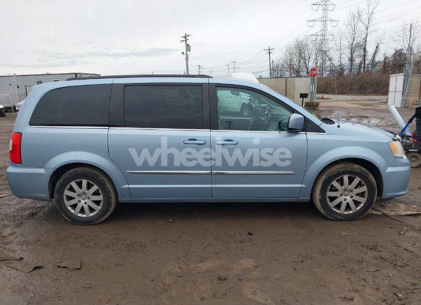 Photo 13 of 2013 Chrysler Town & COUNTRY TOURING (VIN 2C4RC1BG3DR662391)