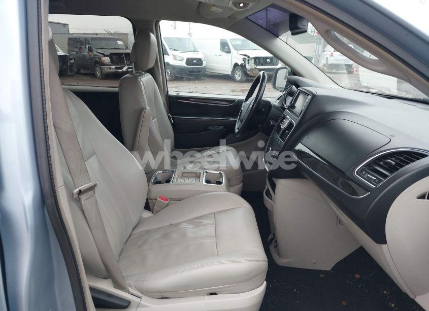 Photo 5 of 2013 Chrysler Town & COUNTRY TOURING (VIN 2C4RC1BG3DR662391)