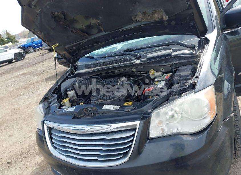 Photo 10 of 2013 Chrysler Town & COUNTRY TOURING (VIN 2C4RC1BG3DR792509)
