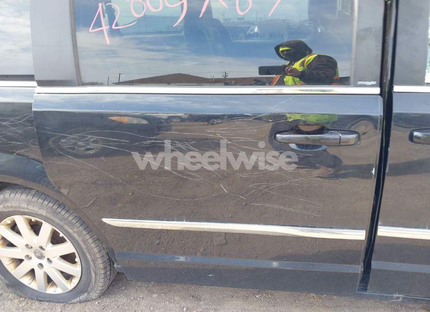 Photo 12 of 2013 Chrysler Town & COUNTRY TOURING (VIN 2C4RC1BG3DR792509)