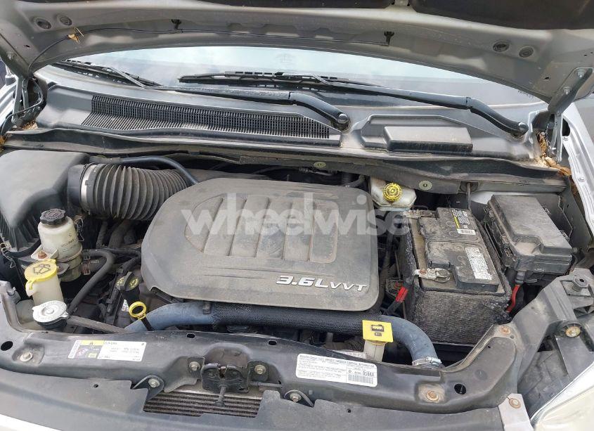 Photo 10 of 2014 Chrysler Town & COUNTRY TOURING (VIN 2C4RC1BG3ER144198)