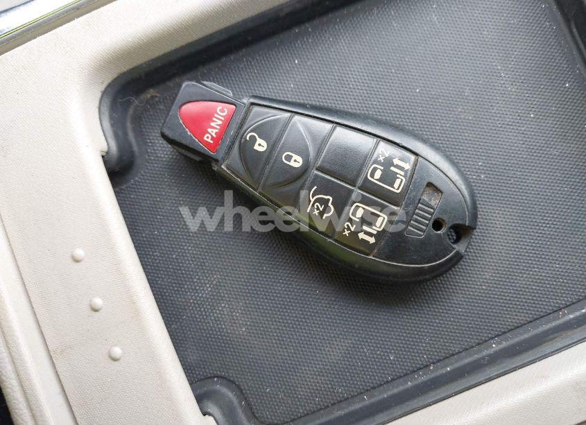 Photo 11 of 2014 Chrysler Town & COUNTRY TOURING (VIN 2C4RC1BG3ER144198)