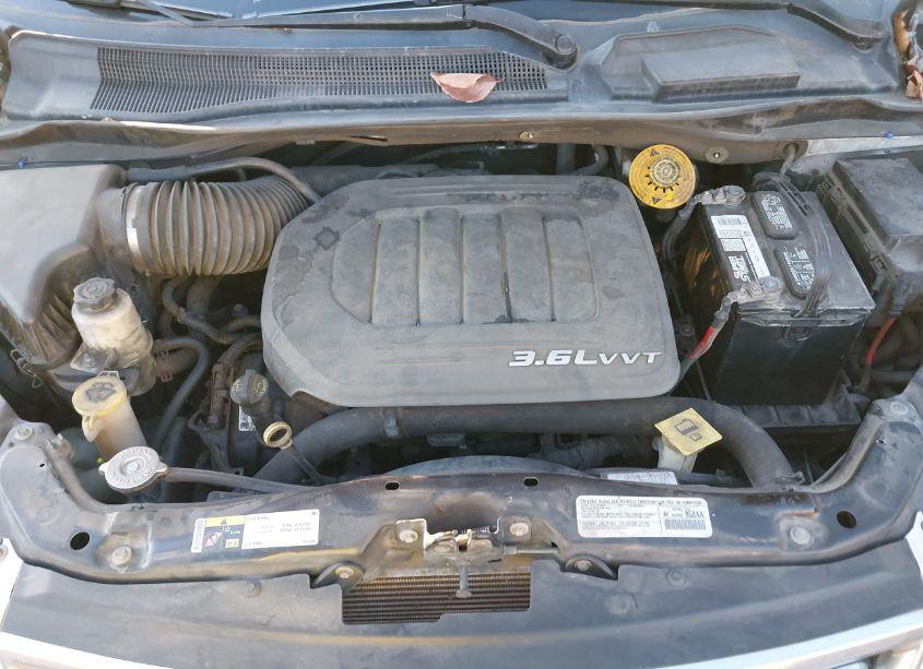 Photo 10 of 2014 Chrysler Town & COUNTRY TOURING (VIN 2C4RC1BG3ER211978)